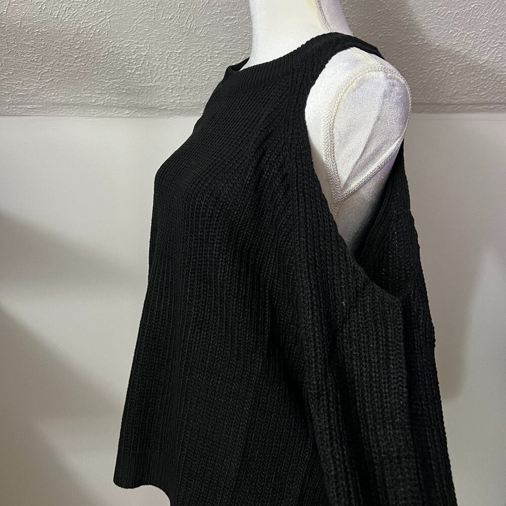 NWT Olivaceous Black Cold Shoulder Knit Sweater - Size Medium